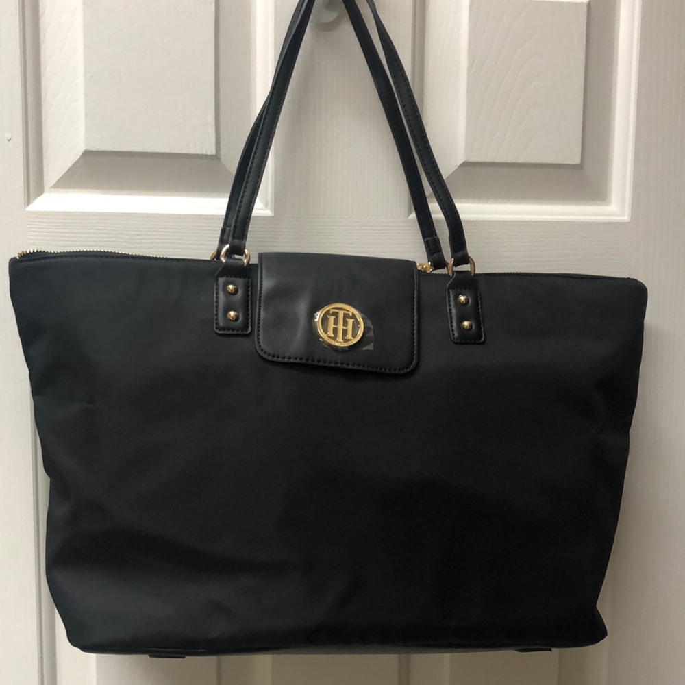 Tommy Hilfiger tote NWT